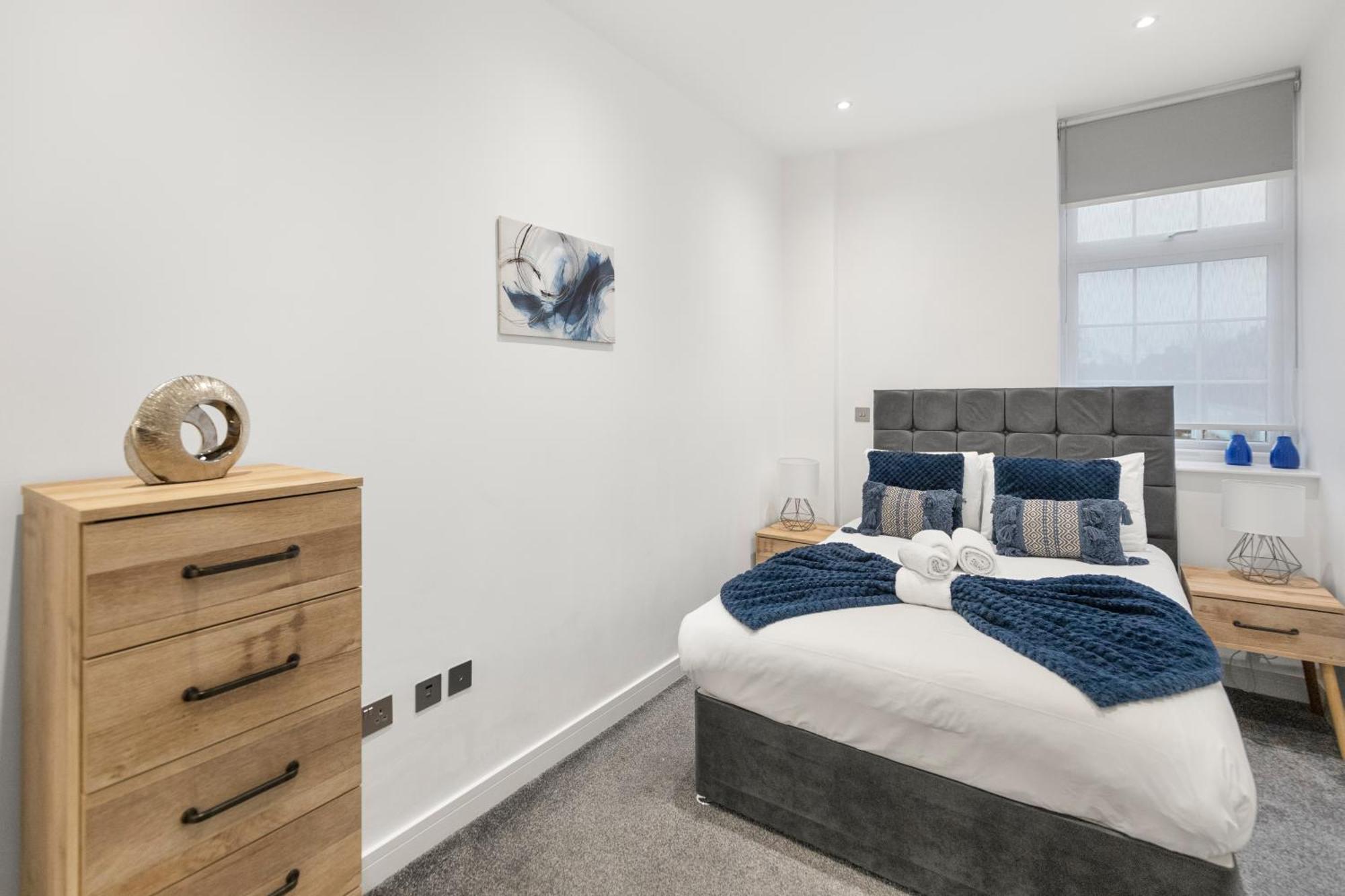Welcoming And Spacious Apartment- Excellent Location Londra Esterno foto